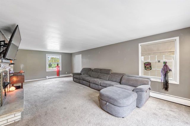 2839 S BROADWAY, Green Bay, WI 54304
