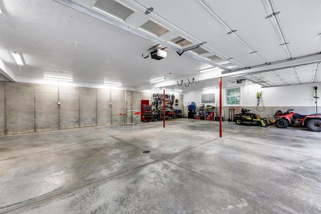 2839 S BROADWAY, Green Bay, WI 54304