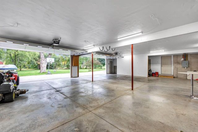 2839 S BROADWAY, Green Bay, WI 54304