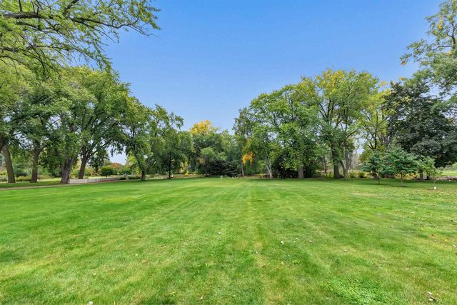 2839 S BROADWAY, Green Bay, WI 54304