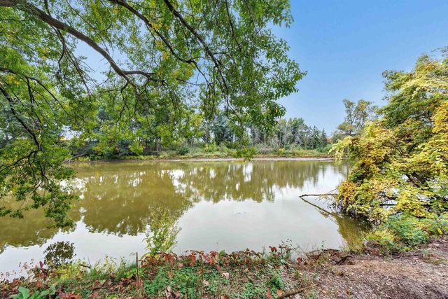 2839 S BROADWAY, Green Bay, WI 54304