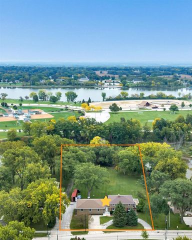 2839 S BROADWAY, Green Bay, WI 54304