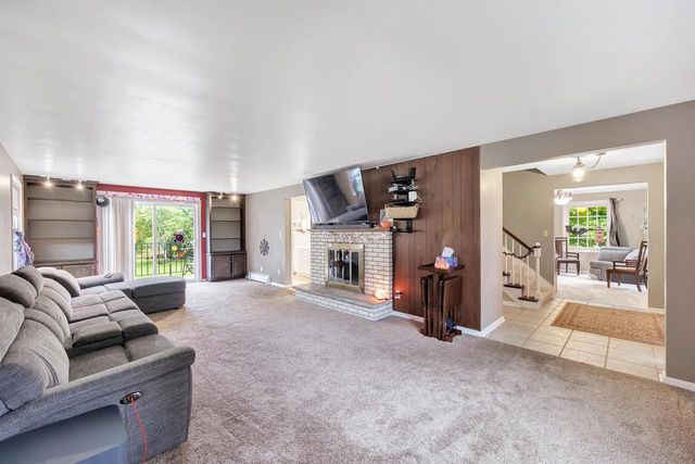 2839 S BROADWAY, Green Bay, WI 54304