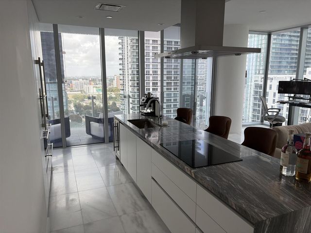 700 NE 26th Terrace 2006, Miami, FL 33137
