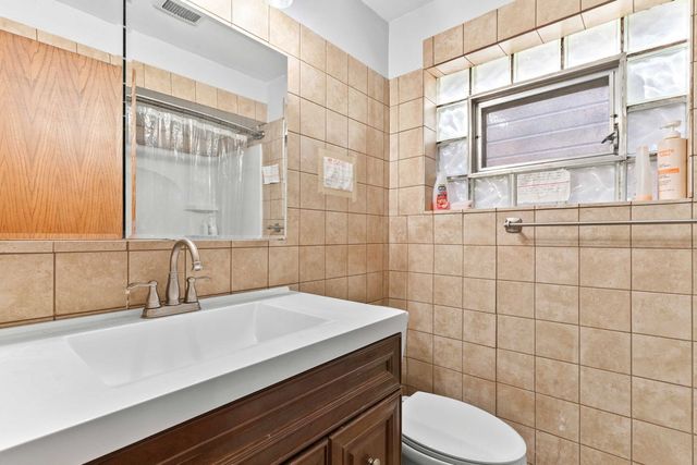 1835 W 34th Street, Chicago, IL 60608
