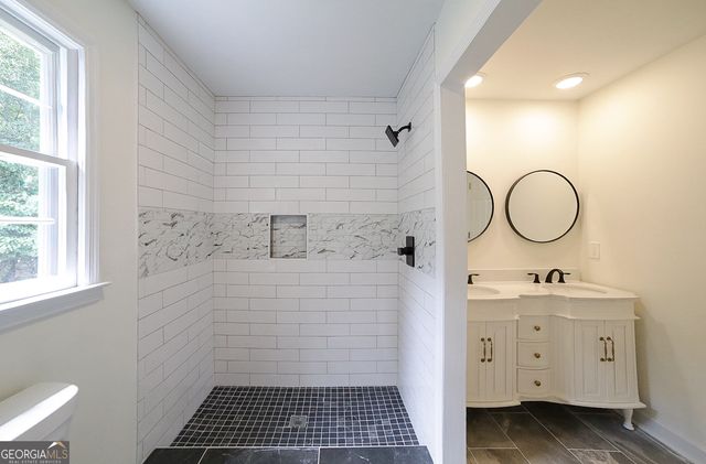 215 Lenox Road, Athens, GA 30606