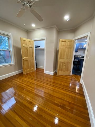 200 Hyde Park Ave. 3, Boston, MA 02130