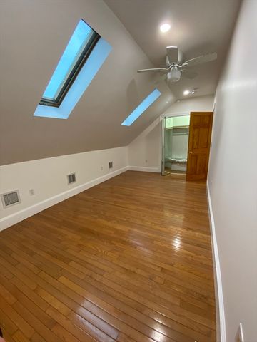 200 Hyde Park Ave. 3, Boston, MA 02130