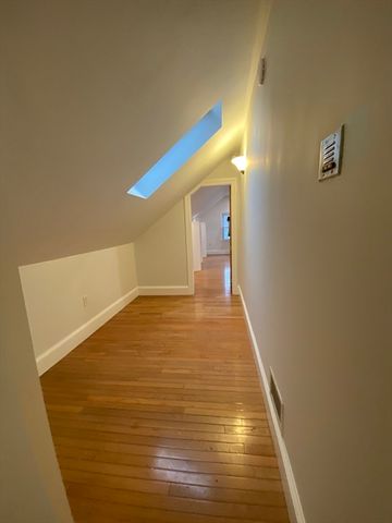 200 Hyde Park Ave. 3, Boston, MA 02130