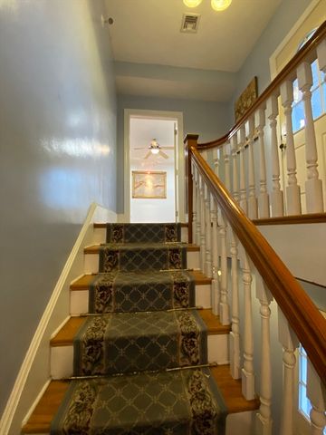 200 Hyde Park Ave. 3, Boston, MA 02130