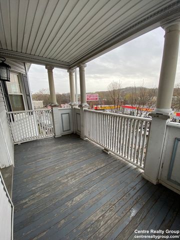 200 Hyde Park Ave. 3, Boston, MA 02130