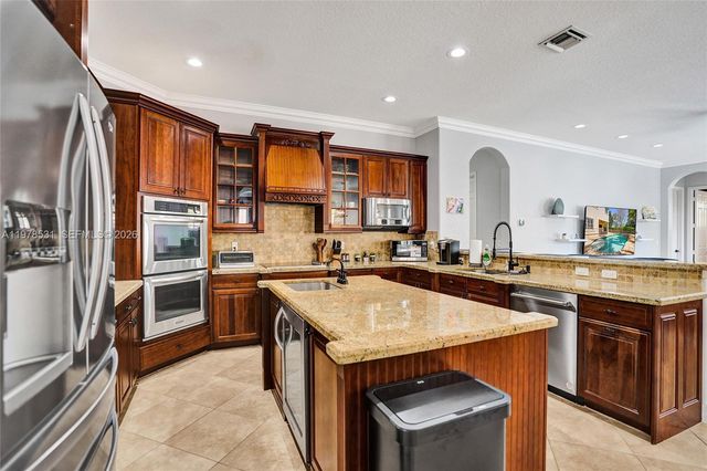 3402 Vanderbilt Dr, Wellington, FL 33414