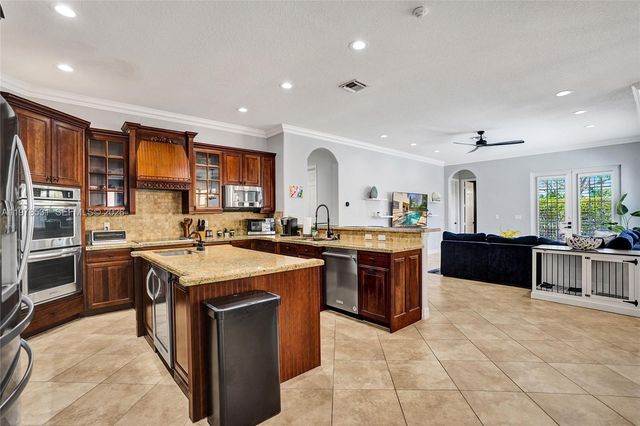 3402 Vanderbilt Dr, Wellington, FL 33414