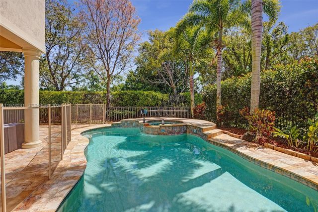 3402 Vanderbilt Dr, Wellington, FL 33414