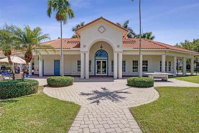 3402 Vanderbilt Dr, Wellington, FL 33414