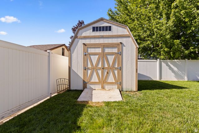 208 W 1600 N, Layton, UT 84041