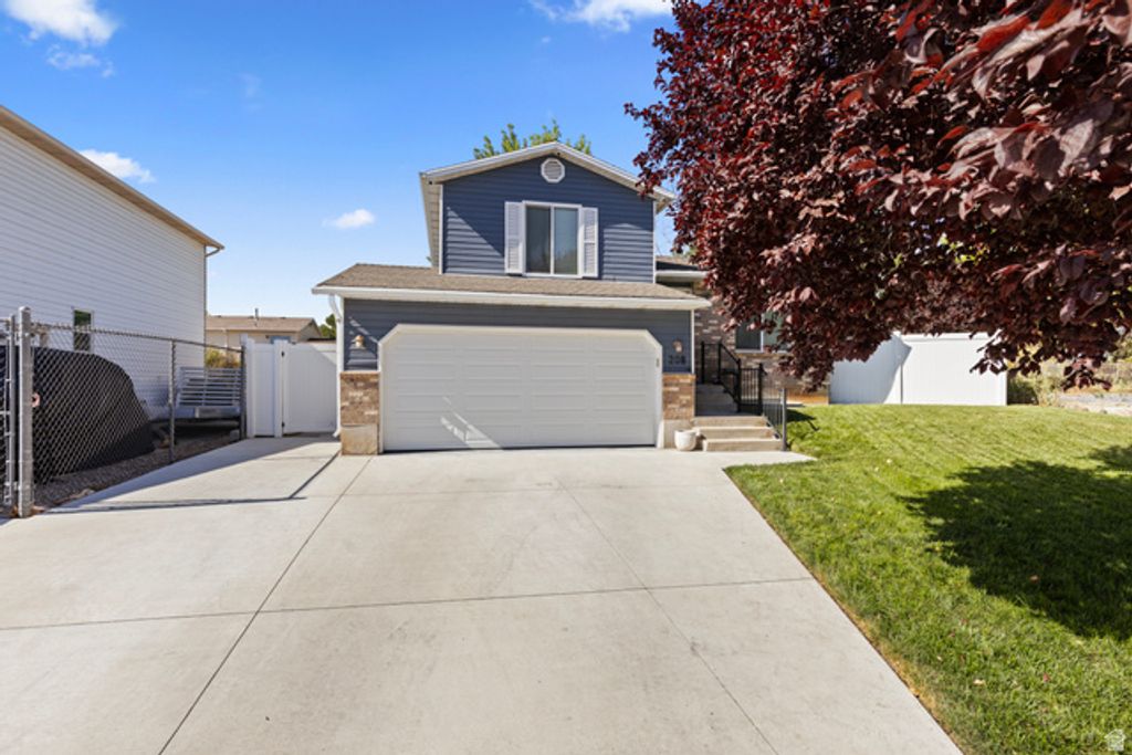 208 W 1600 N, Layton, UT 84041 — photo 2