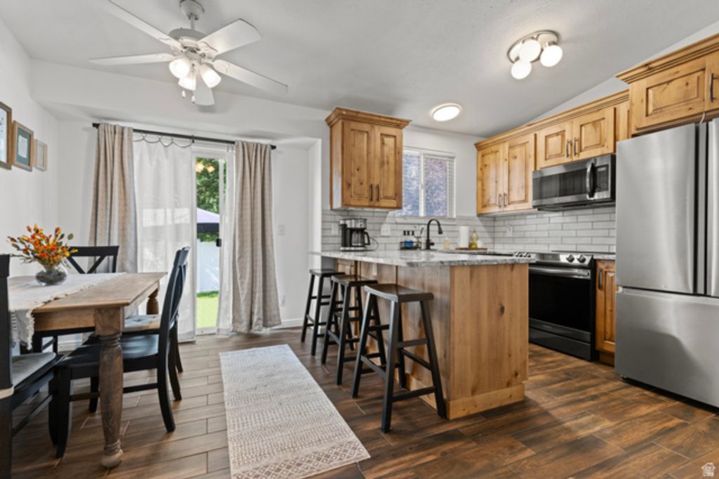 208 W 1600 N, Layton, UT 84041 — photo 4