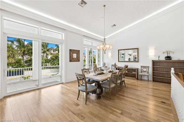 40 32nd AVE S, Naples, FL 34102