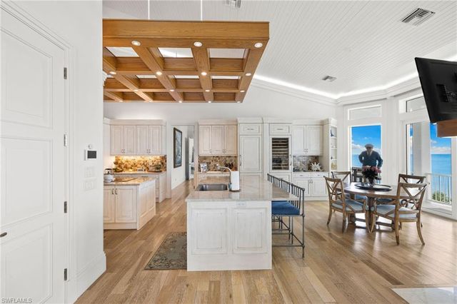 40 32nd AVE S, Naples, FL 34102