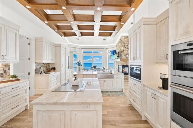 40 32nd AVE S, Naples, FL 34102