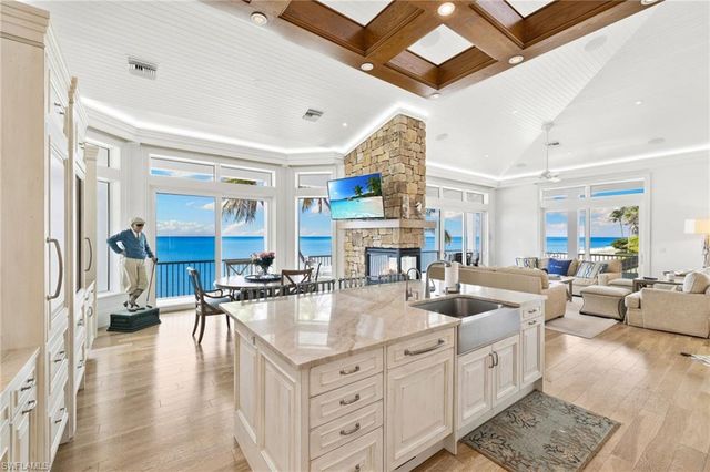 40 32nd AVE S, Naples, FL 34102