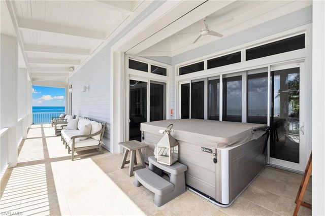 40 32nd AVE S, Naples, FL 34102