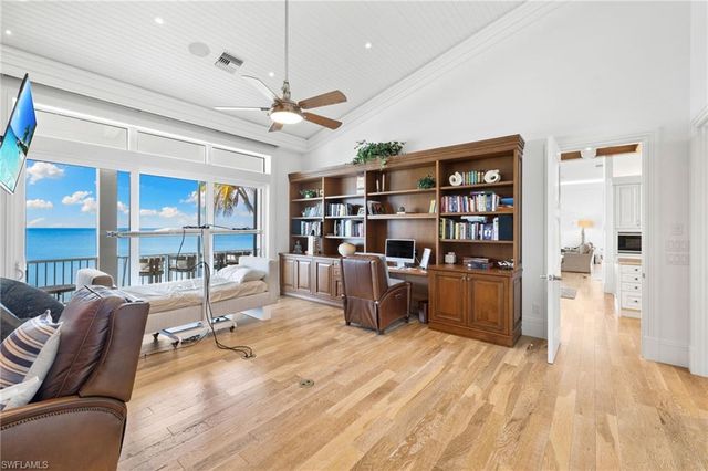 40 32nd AVE S, Naples, FL 34102