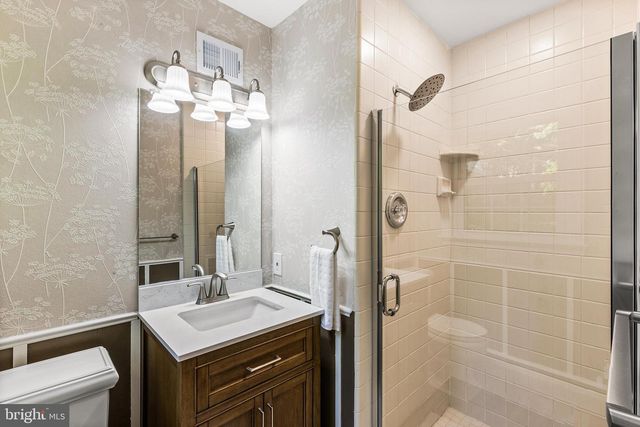 563 APPLEWOOD DR, Fort Washington, PA 19034
