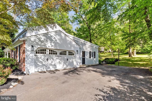563 APPLEWOOD DR, Fort Washington, PA 19034