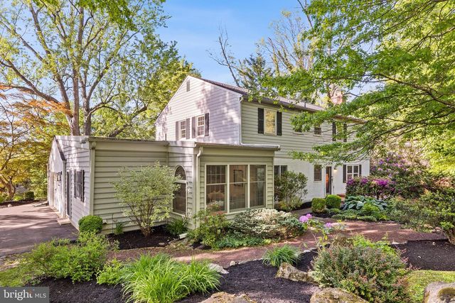 563 APPLEWOOD DR, Fort Washington, PA 19034