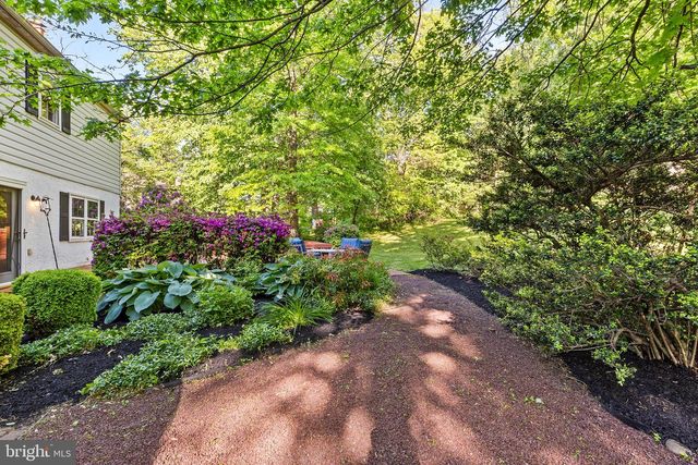 563 APPLEWOOD DR, Fort Washington, PA 19034
