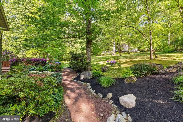 563 APPLEWOOD DR, Fort Washington, PA 19034