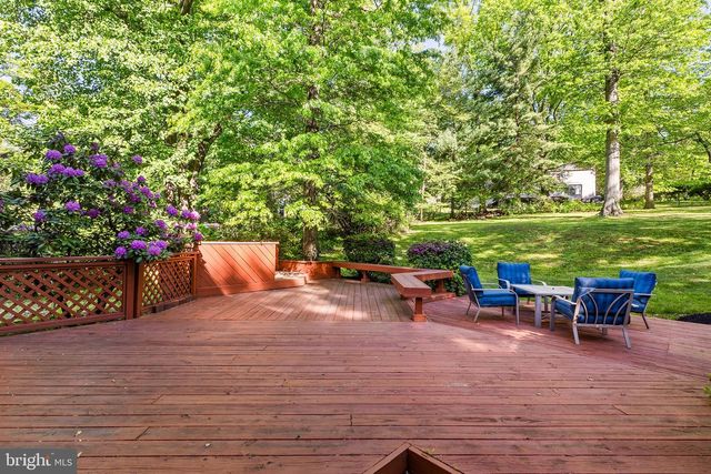 563 APPLEWOOD DR, Fort Washington, PA 19034
