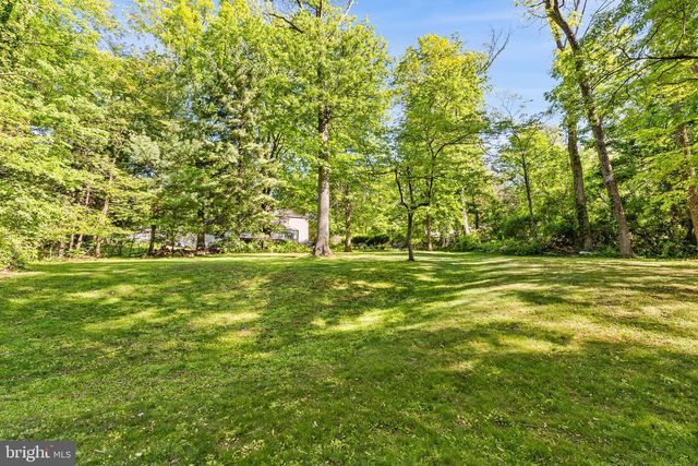 563 APPLEWOOD DR, Fort Washington, PA 19034