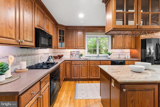 563 APPLEWOOD DR, Fort Washington, PA 19034