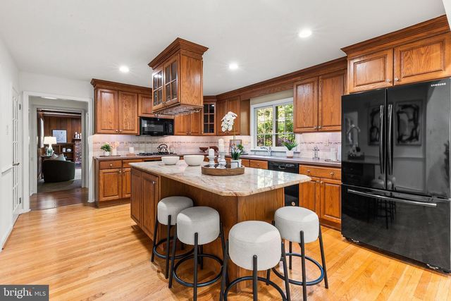 563 APPLEWOOD DR, Fort Washington, PA 19034