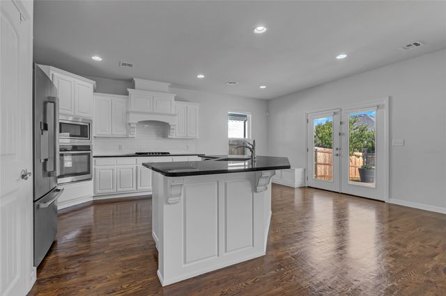 133 W 130th Place S, Jenks, OK 74037