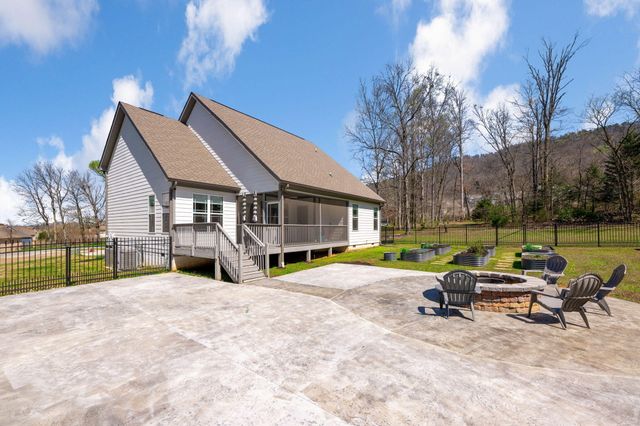 8938 Cattails Creek Way, Ooltewah, TN 37363
