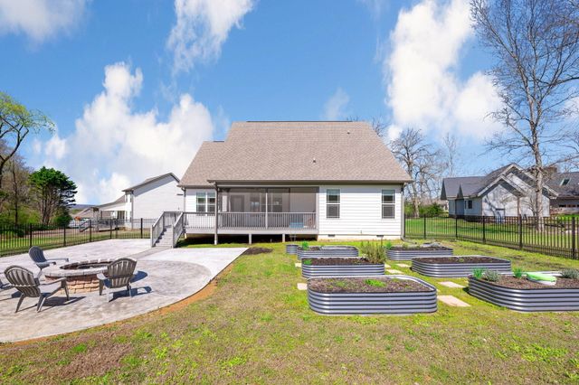 8938 Cattails Creek Way, Ooltewah, TN 37363