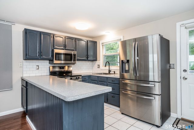 27 Allspice Lane 27, Glastonbury, CT 06033
