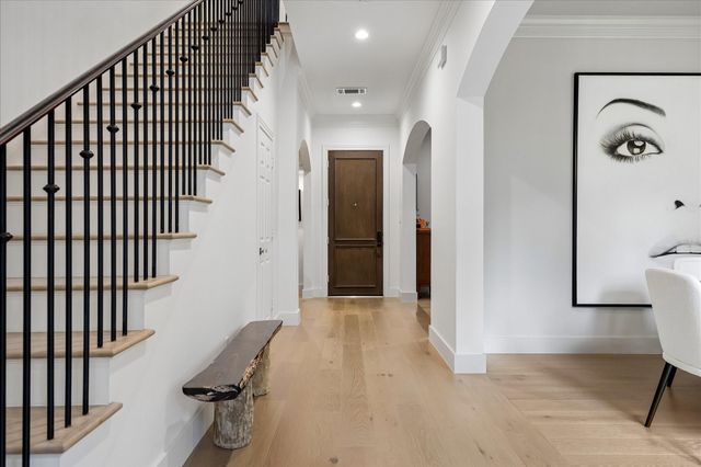 234 S Post Oak Lane, Houston, TX 77056