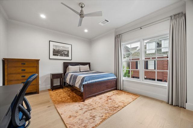 234 S Post Oak Lane, Houston, TX 77056