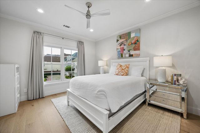 234 S Post Oak Lane, Houston, TX 77056