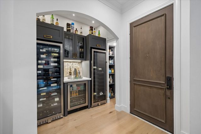 234 S Post Oak Lane, Houston, TX 77056