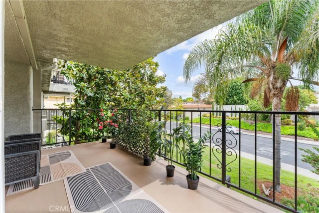 2393 Via Mariposa West 2F, Laguna Woods, CA 92637