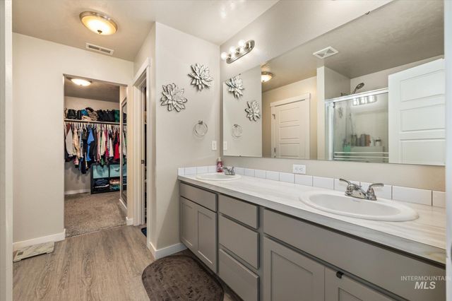3218 S Veneto Pl, Meridian, ID 83642