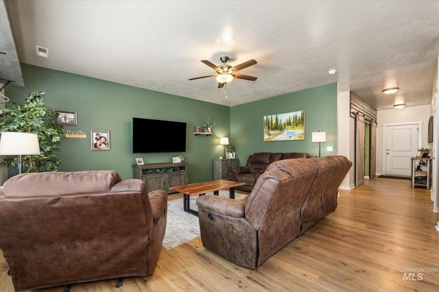 3218 S Veneto Pl, Meridian, ID 83642