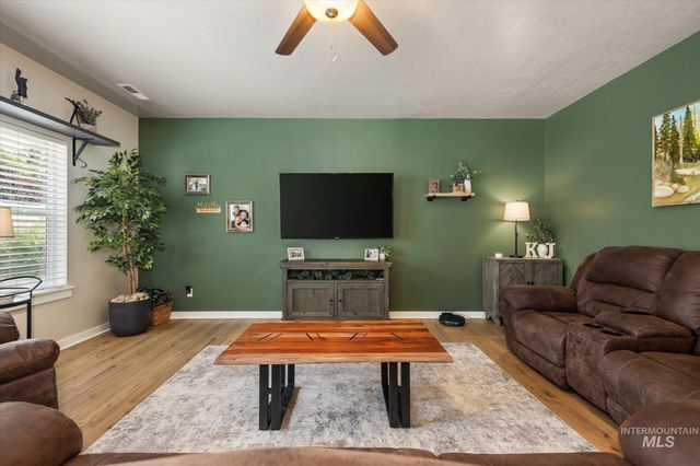 3218 S Veneto Pl, Meridian, ID 83642