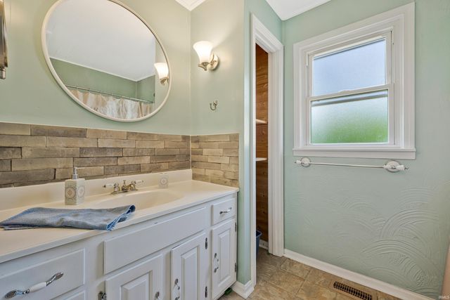 2020 S Kerth Avenue, Evansville, IN 47714
